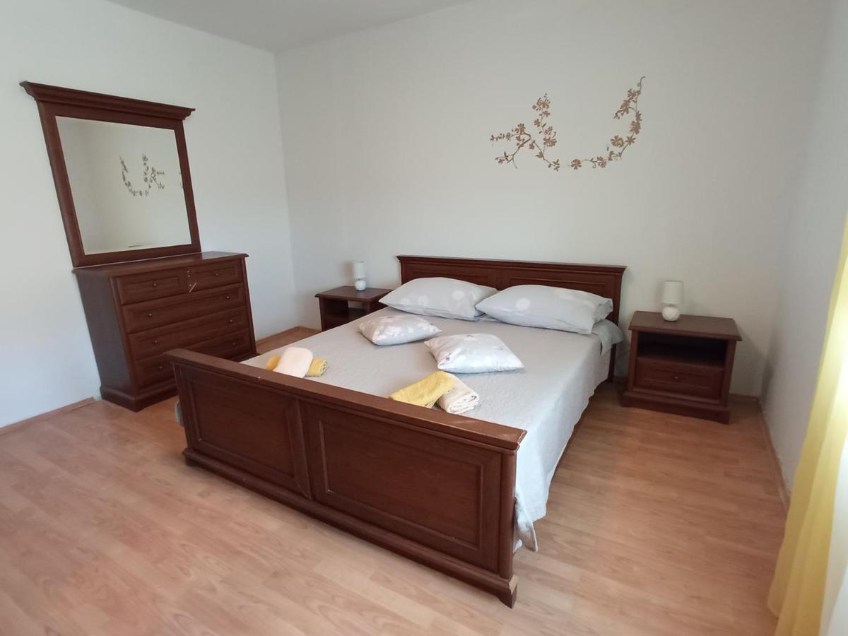 Family Paradise Ražanac 外观 照片